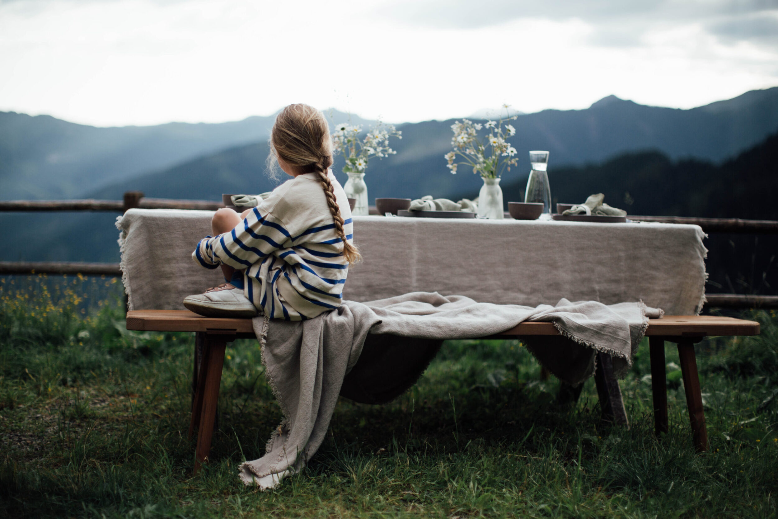 Frühstücken in den Bergen