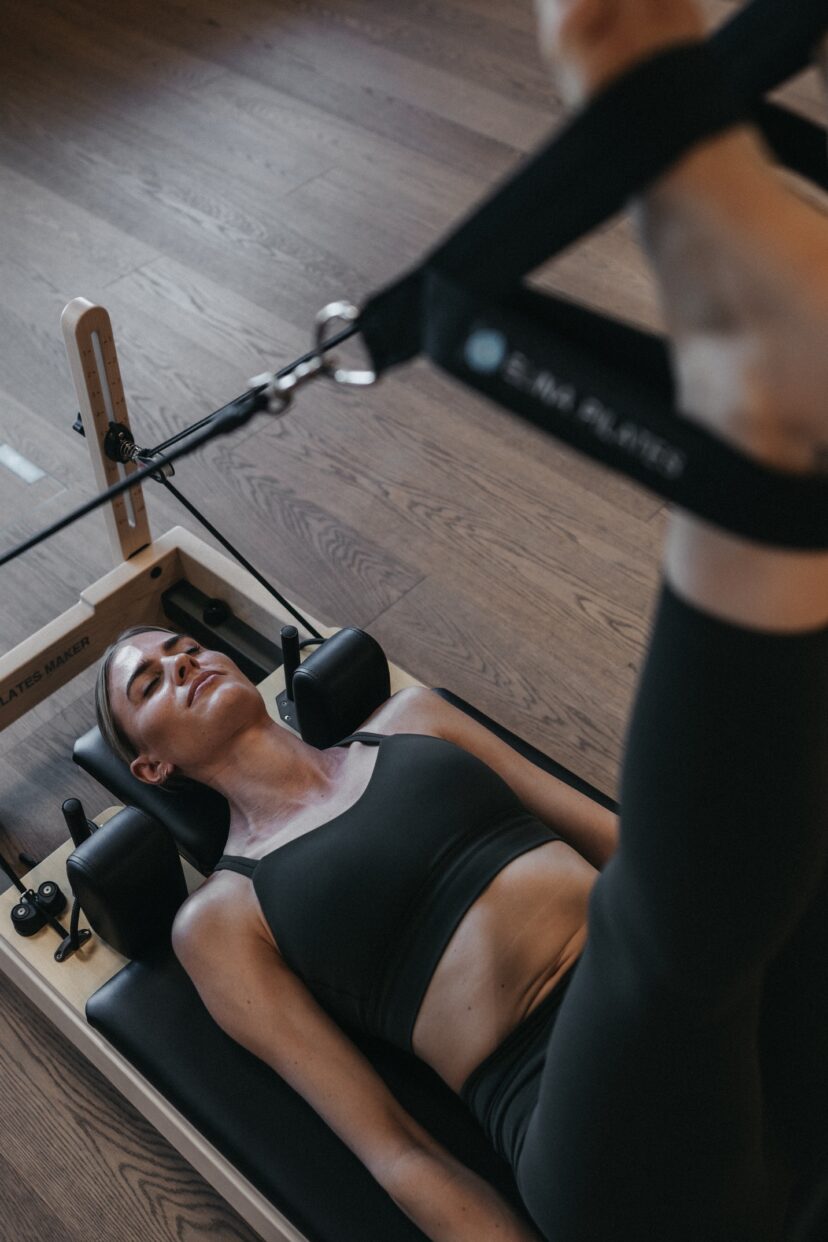 Reformer Pilates Class im Sporthotel Alpina in Oesterreich.