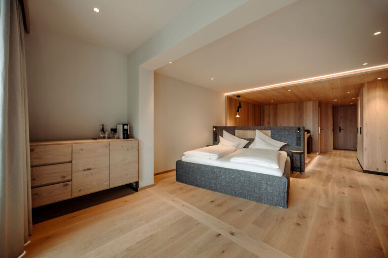 Familienzimmer im Alpina Alpendorf mit viel Platz