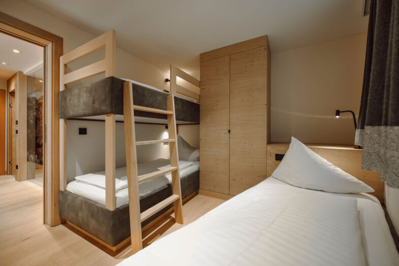 Familienzimmer im Alpina Alpendorf