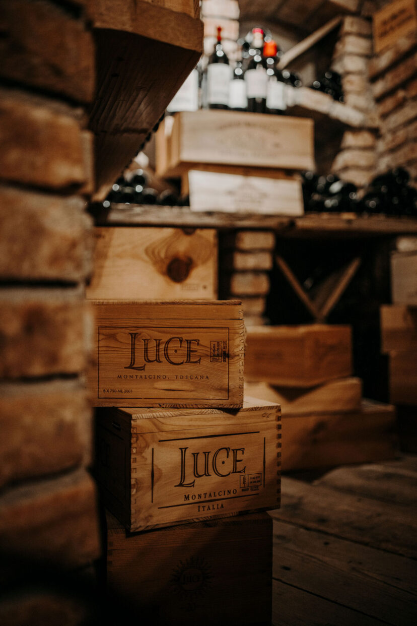 Der Weinkeller im Alpina in Oesterreich bietet eine Auswahl der besten Weine welteweit.