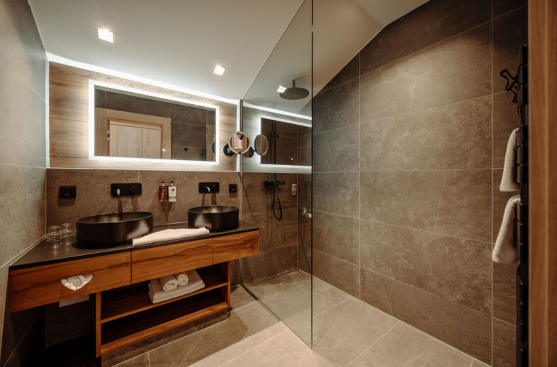 Suite mit viel Platz und modern eingerichtet im Alpina Alpendorf