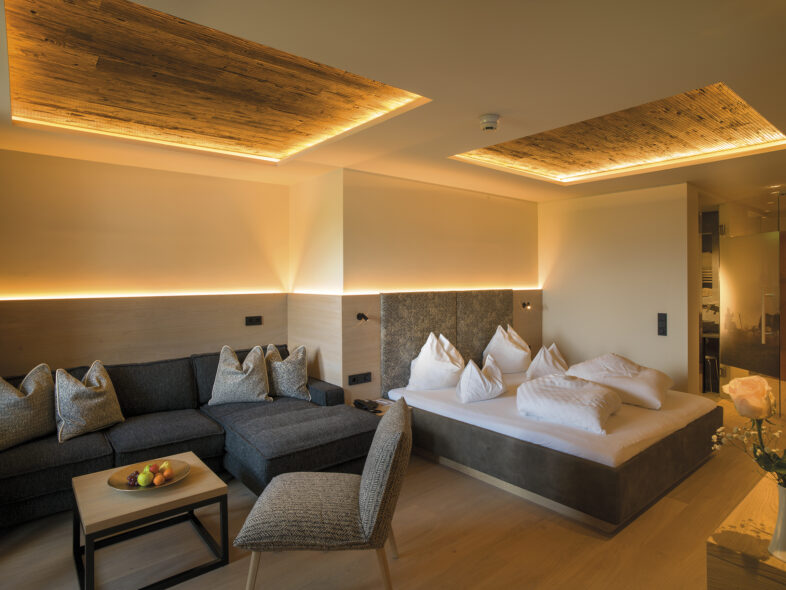 Familienzimmer mit viel Platz im Alpina Alpendorf