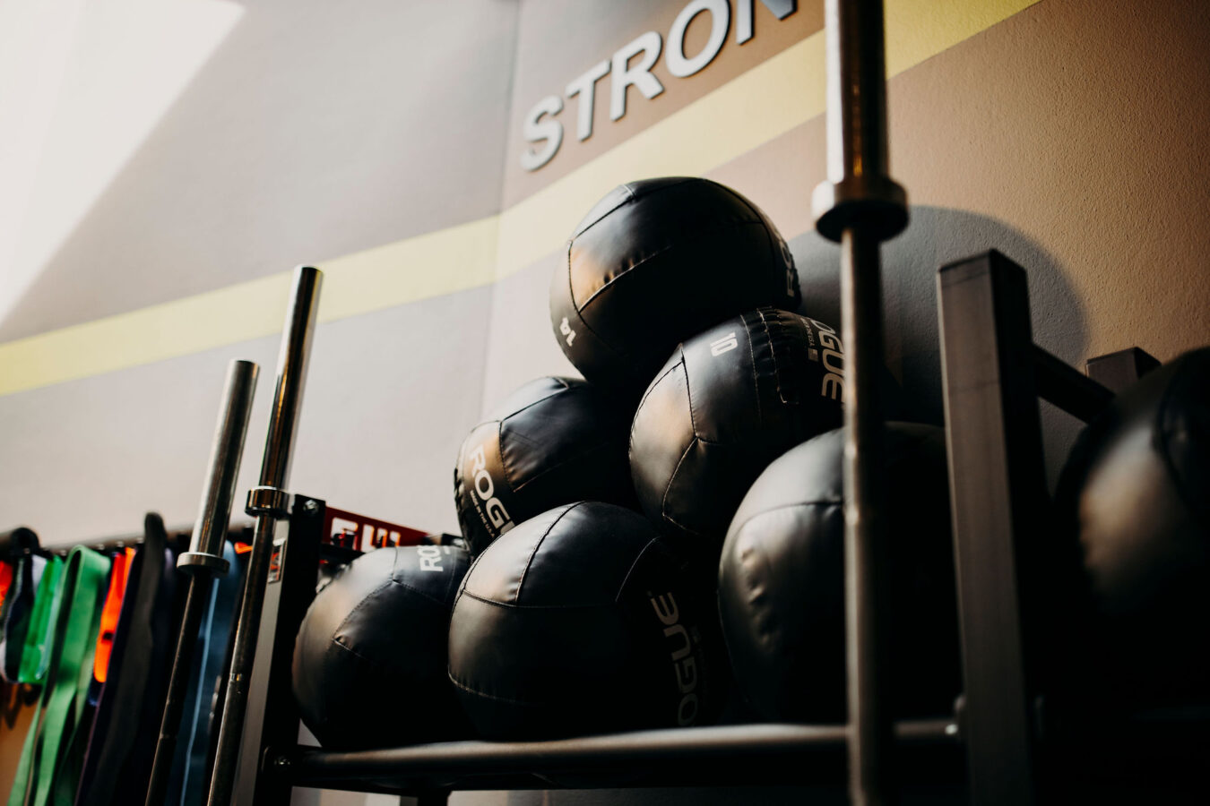Fitnesstudio mit verschiedensten Geräten im Alpina Alpendorf