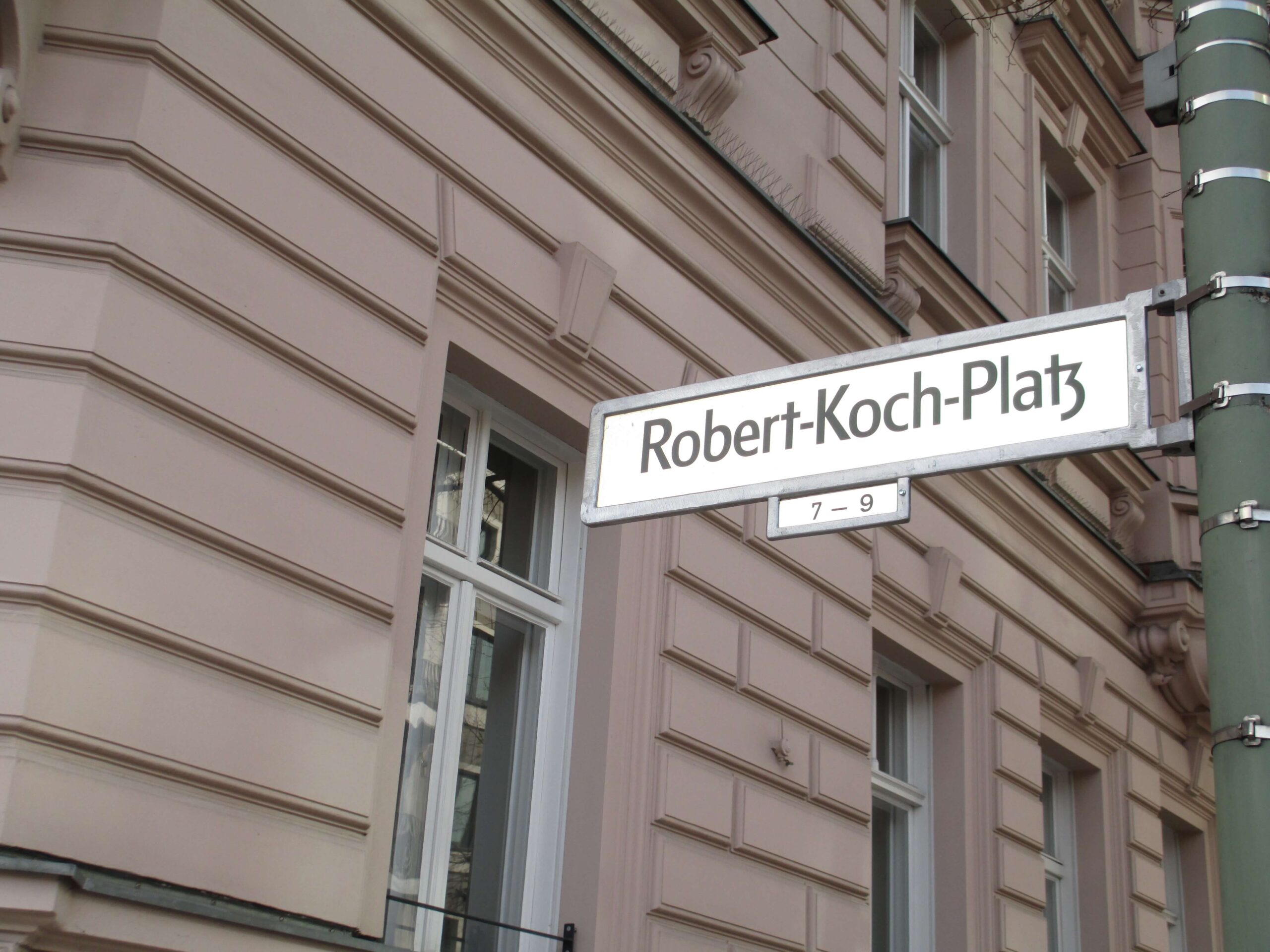 Robert-Koch-Platz